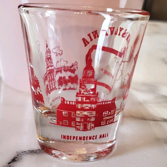 Independence Hall Pennsylvania Shot Glass - Picture 1 of 8